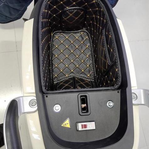 雅迪电动车坐凳怎么开视频缩略图