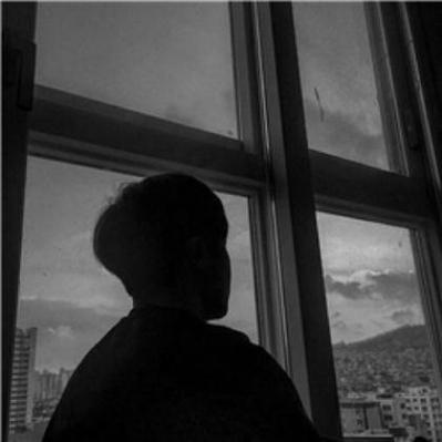一个人伤感图片男缩略图
