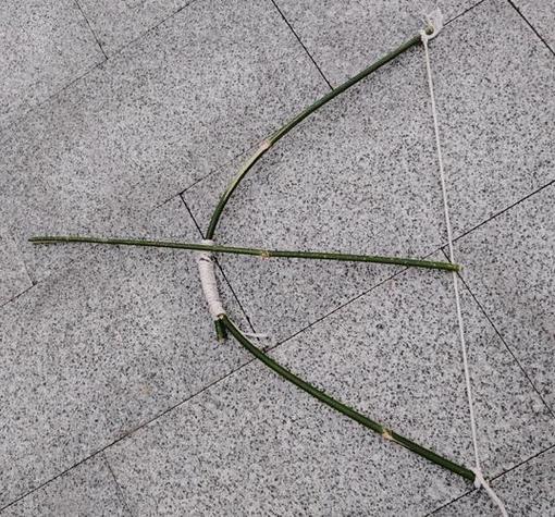 用笔芯做弓箭