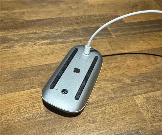 如何判断苹果鼠标是否在充电图标