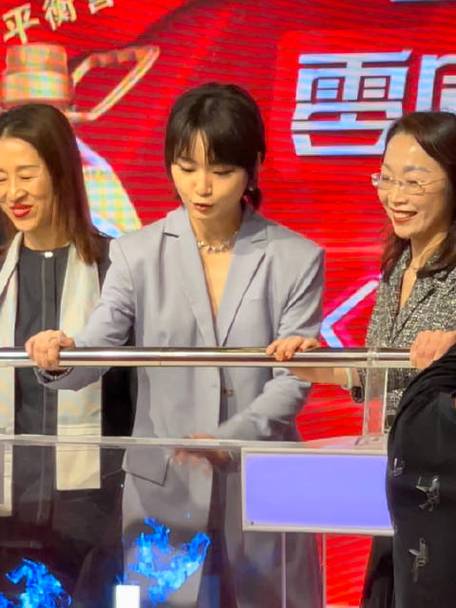 小米九怎么打王者不满屏的
