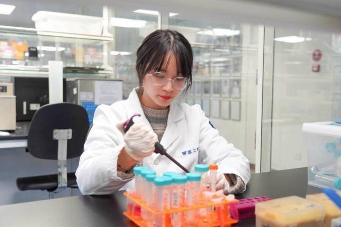 化学女博士游戏截图