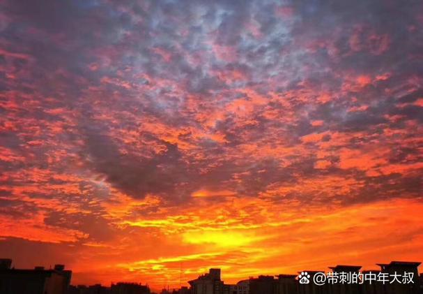 朝霞和晚霞唯美句子缩略图