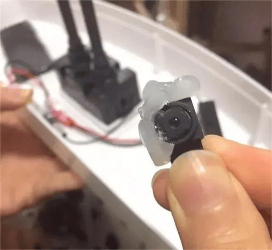监控摄像头上的孔是干嘛的游戏截图