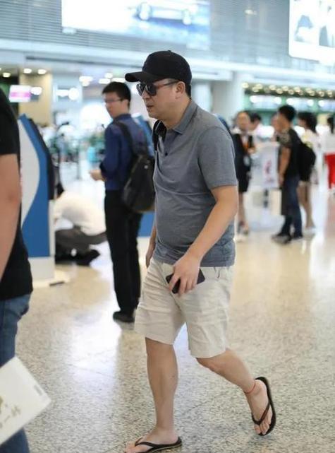 张嘉译走路姿势叫什么缩略图