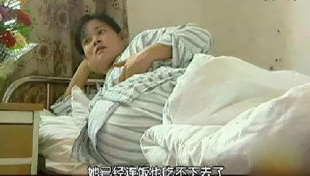 躺床上被灌撑到极限肚子变虫母