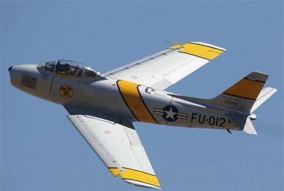 f86佩刀战斗机