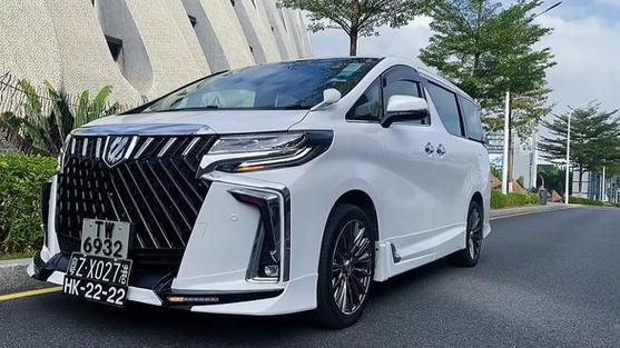 阿尔法七座商务车