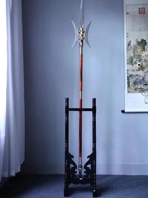 吕布方天画戟图片