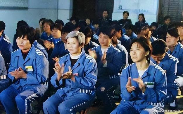 《监狱女囚》动漫全集免费缩略图