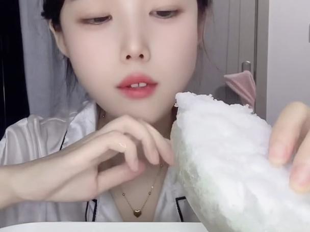 最过瘾的吃冰视频兔子姐姐游戏截图