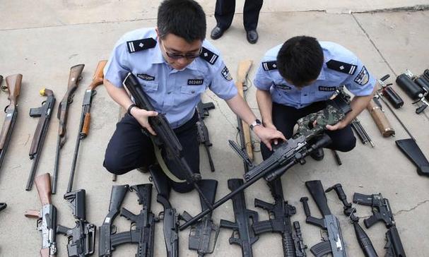 警察为什么怕丢枪游戏截图
