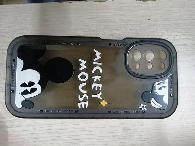 透明手机壳容易沾指纹缩略图