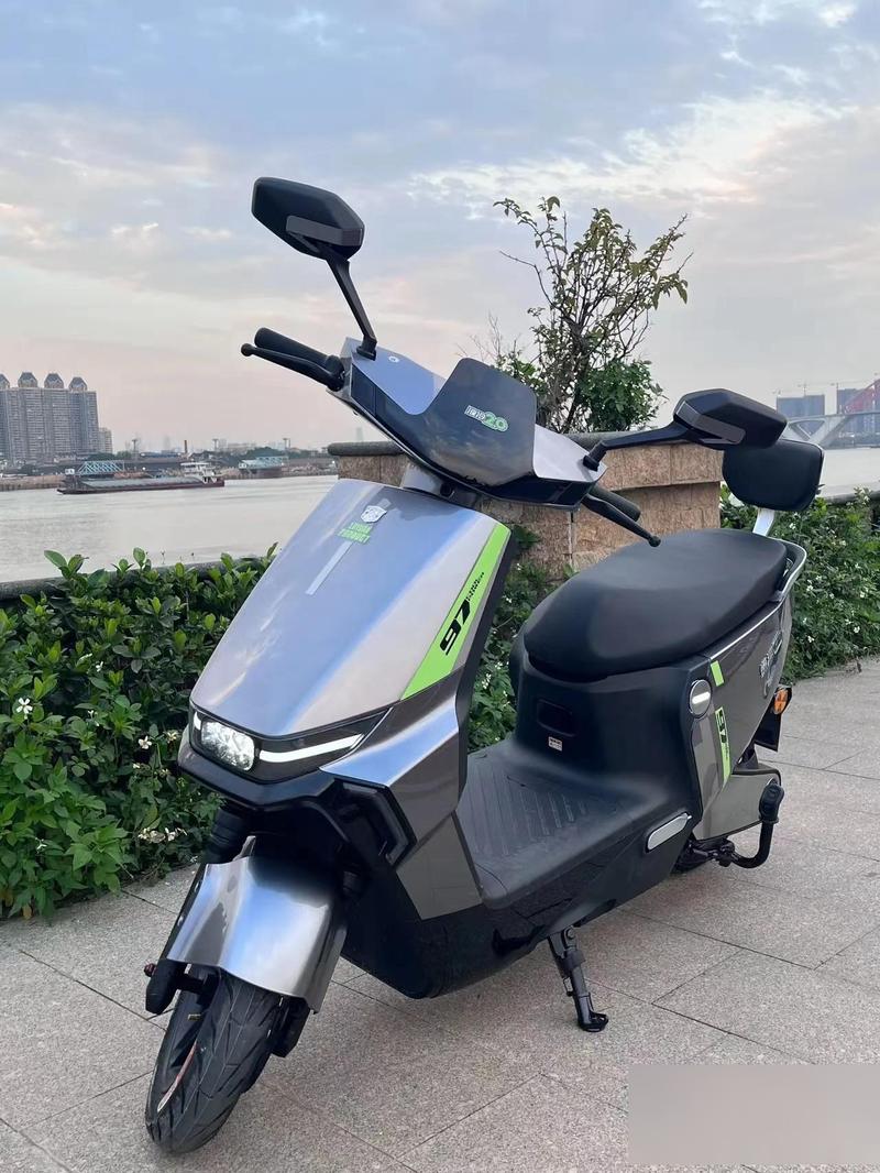 共享电动车不用充电吗图标
