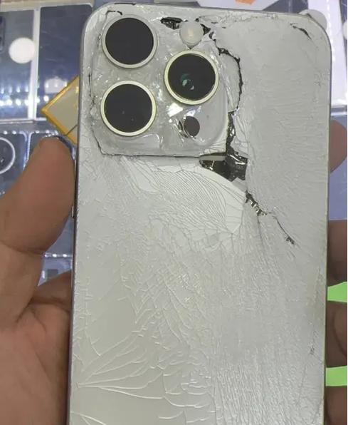 手机屏幕摔坏了能保修吗缩略图