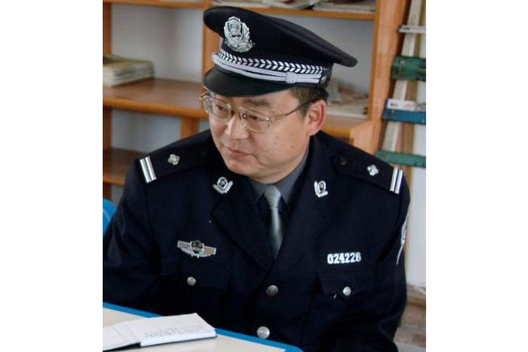 当警察可以戴眼镜吗游戏截图
