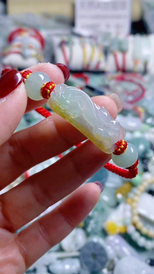 貔貅戴绳子的颜色讲究缩略图