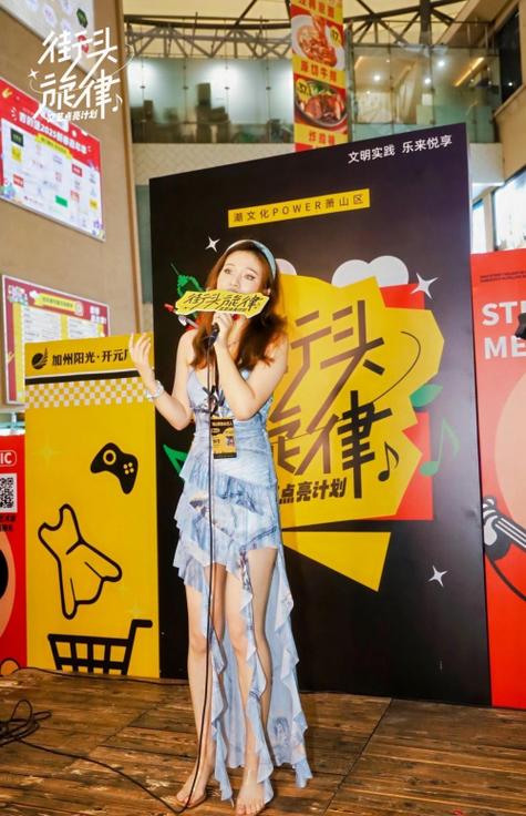 30岁乞丐歌手街头翻唱