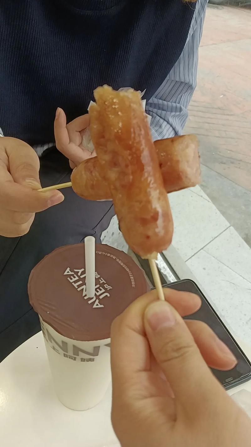 吃香肠可以喝奶茶吗缩略图