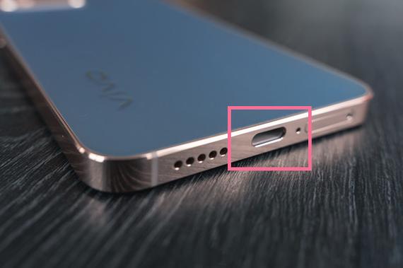vivox100的耳机孔在哪里缩略图