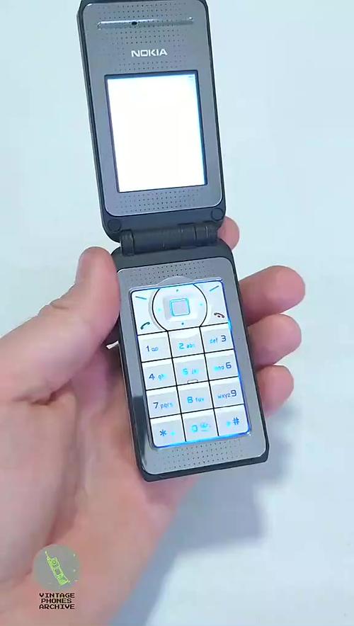 摩托罗拉老款翻盖手机缩略图