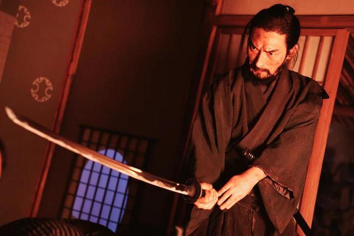 霸气武士酒饮尽