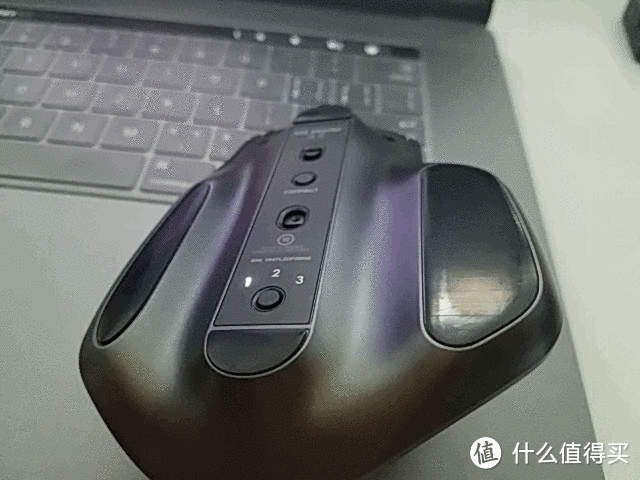 无线鼠标底部灯亮一下就灭的原因缩略图