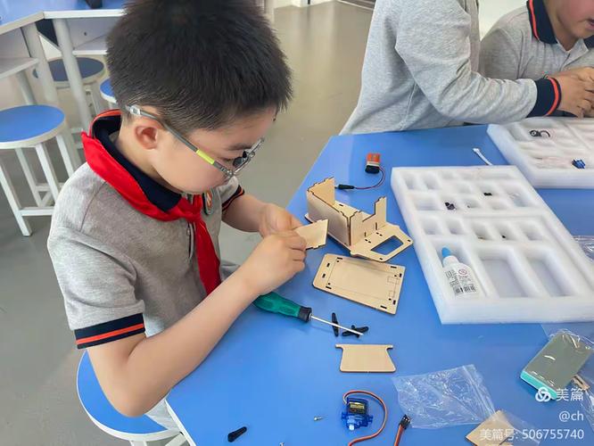 小学生创客微视频缩略图