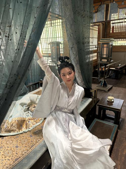 男孩姓卿配哪个字好听