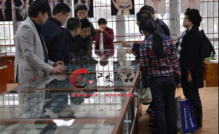 正规的收藏品销售工资