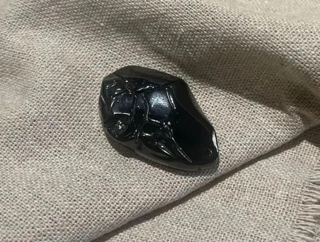 为什么黑色符石贵