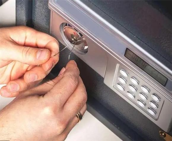 保险柜密码忘了怎么办能打开游戏截图