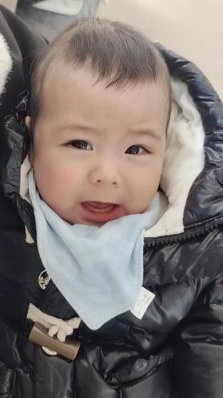 婴儿眼神贼缩略图