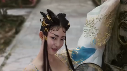女主像妖精一样撩男主的现代小说
