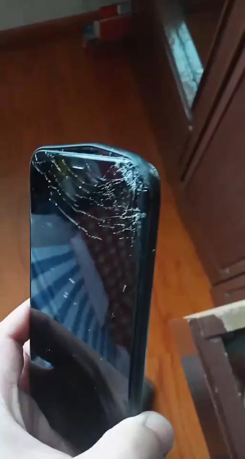 手机摔烂了还能修好吗游戏截图