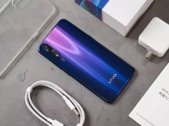 vivoz5第一次充电要充多久缩略图