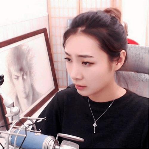 游戏主播紫雨carol照片图标