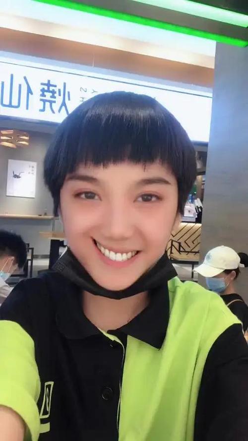 歪嘴笑只能一边游戏截图