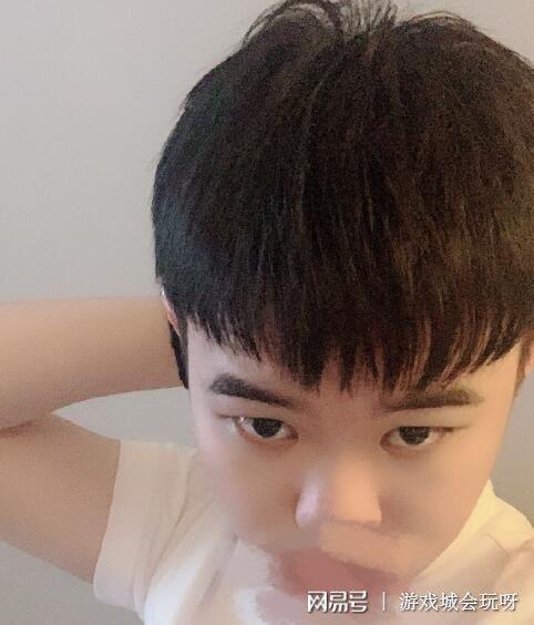 虎牙韩涵是职业缩略图