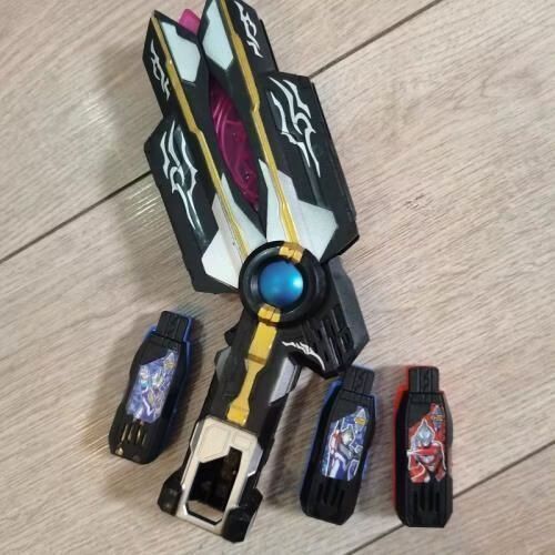 黑暗特利迦变身器缩略图