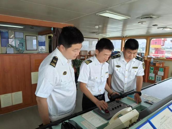 海船船员招聘图标