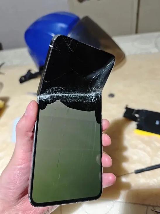 手机屏幕摔碎了更换多少钱图标