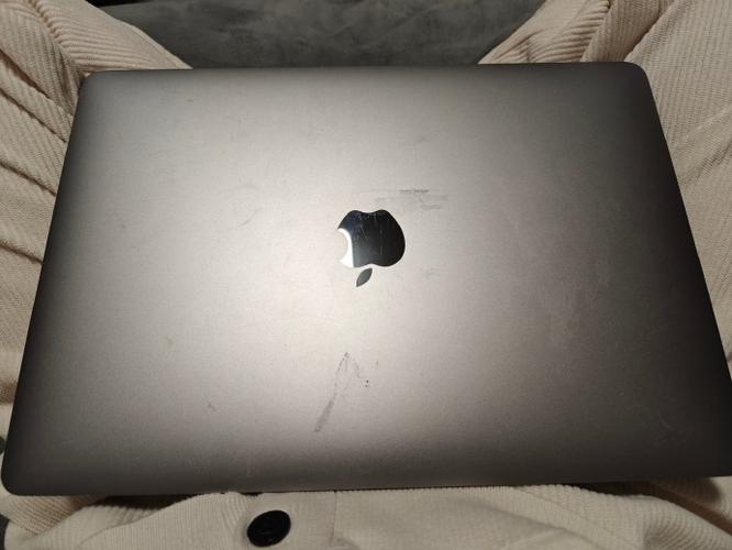 macbookpro屏幕键盘压痕