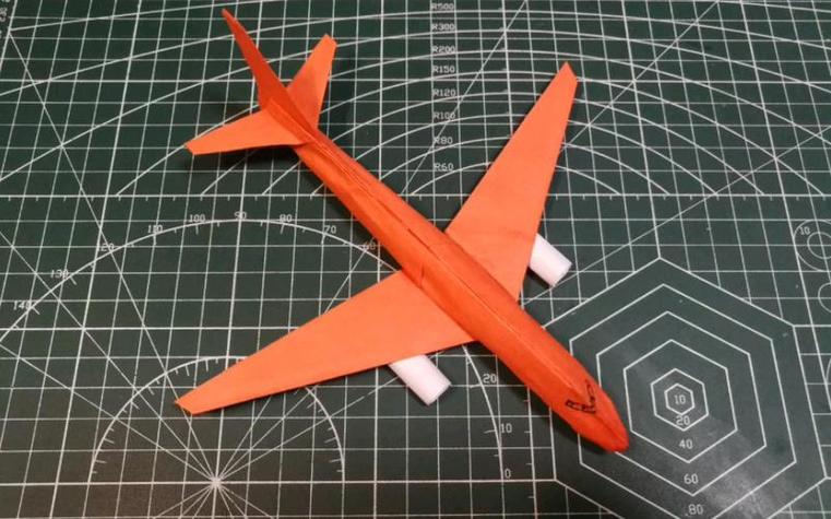 737纸飞机折立体