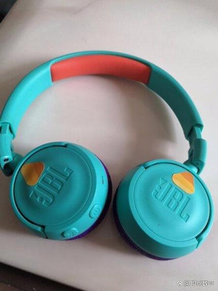 jbl蓝牙耳机灯怎么关