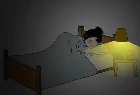 熄灯看手机的危害性