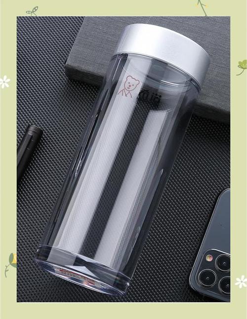 一直用塑料水杯喝热水