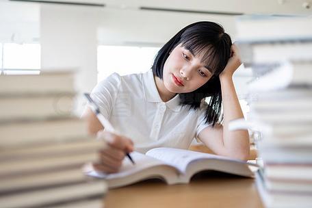 大学生活免费阅读游戏截图