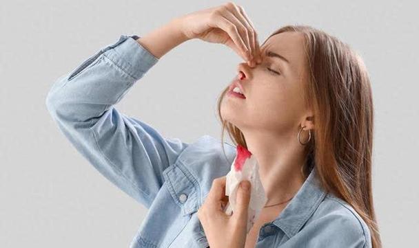 看手机流鼻血是怎么回事