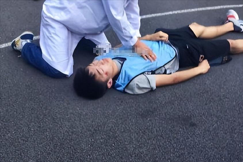 猝死游戏截图
